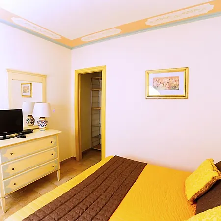 Panzió Residenze L'uncinaia House