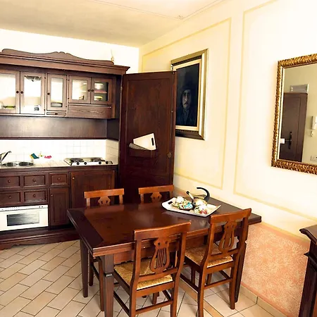 Residenze L'uncinaia House 4* Perugia