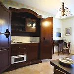Bed & Breakfast Residenze L'uncinaia House