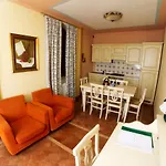 Residenze L'uncinaia House