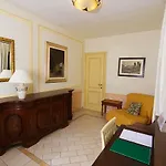 Residenze L'uncinaia House Bed & Breakfast 4*
