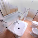 Bed & Breakfast Residenze L'uncinaia House 4*