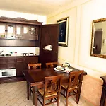 Residenze L'uncinaia House 4* Perugia