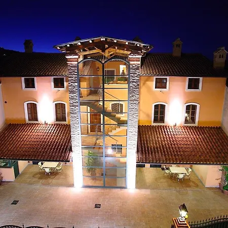 Residenze L'uncinaia House 4*