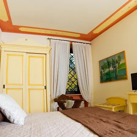 Residenze L'uncinaia House 4*