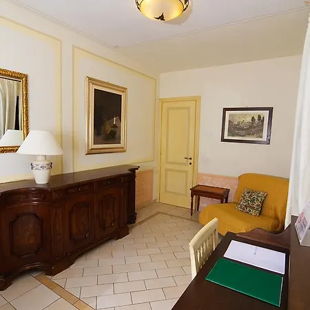 Residenze L'uncinaia House Frühstückspension 4*
