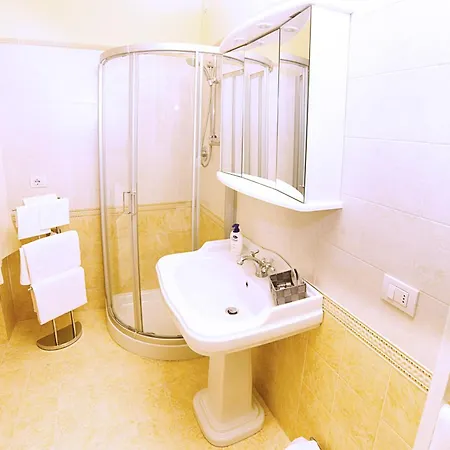 Residenze L'uncinaia House Frühstückspension 4*