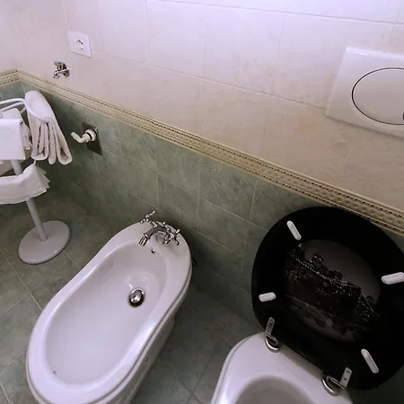 Residenze L'uncinaia House 4* Perugia