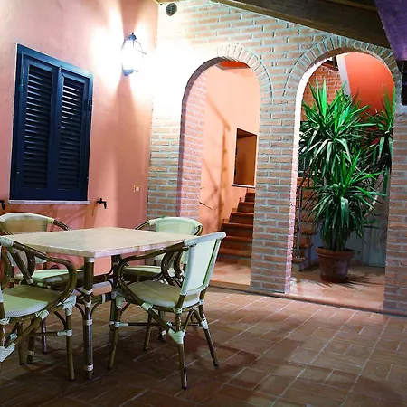 Frühstückspension Residenze L'uncinaia House 4*