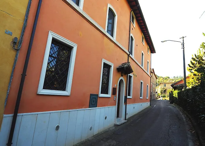 Residenze L'uncinaia House 4*