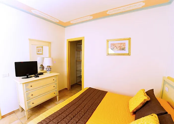 Alojamento de Acomodação e Pequeno-almoço Residenze L'uncinaia House