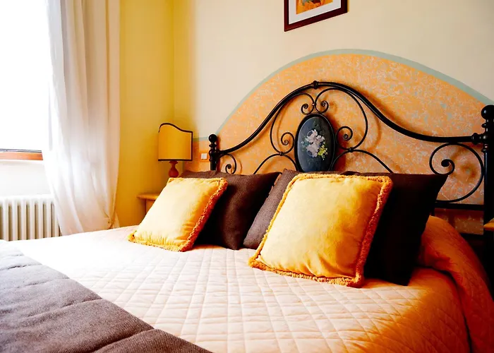 Residenze L'uncinaia House Bed & Breakfast 4*