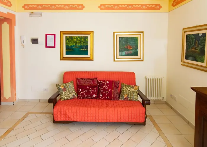 Alojamento de Acomodação e Pequeno-almoço Residenze L'uncinaia House