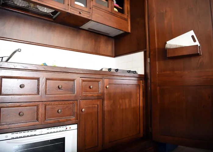 Bed & Breakfast Residenze L'uncinaia House 4*