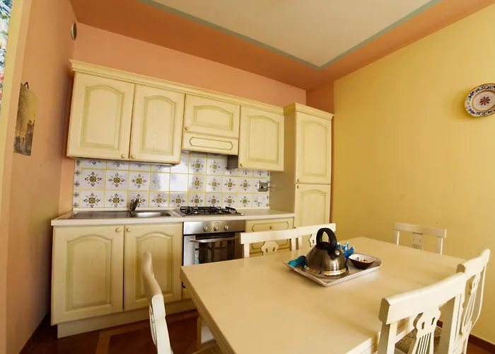 Residenze L'uncinaia House Bed & Breakfast